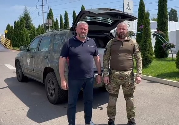 Ще один автомобіль для фронту!